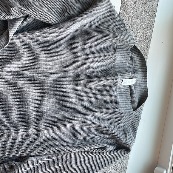 Lululemon o/s poncho grey knit - Picture 4 of 7